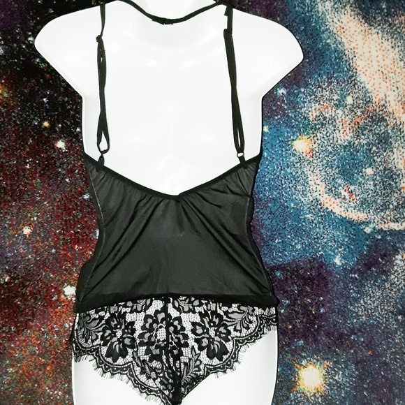 Black Blousy Eyelash Floral Lace Romper Teddy - Picture 5 of 9